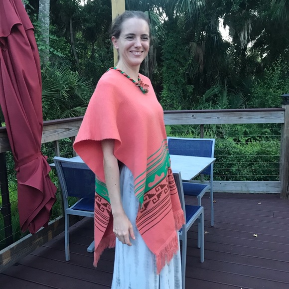 Beautiful Poncho - Picture 3 of 8